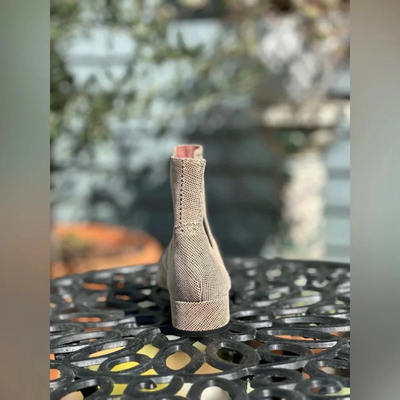 Summit by White Mountain — Pointed Tie Ankle Boots - Picture 5 of 6